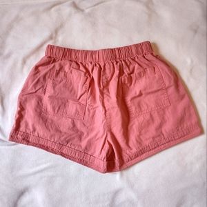 Must be in a bundle. Shorts, Peach🍑 in color, for casual days.